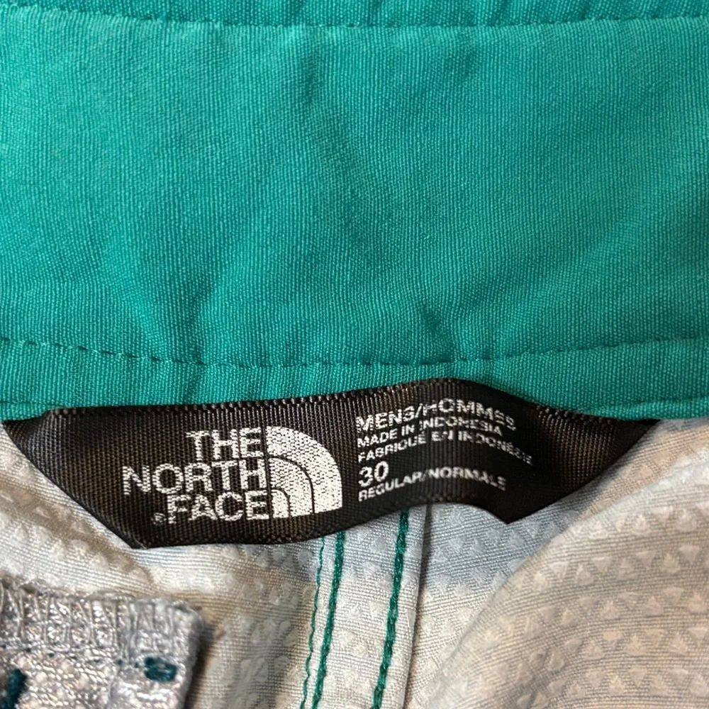 The North Face Teal green blue striped swim trunks board shorts size 30